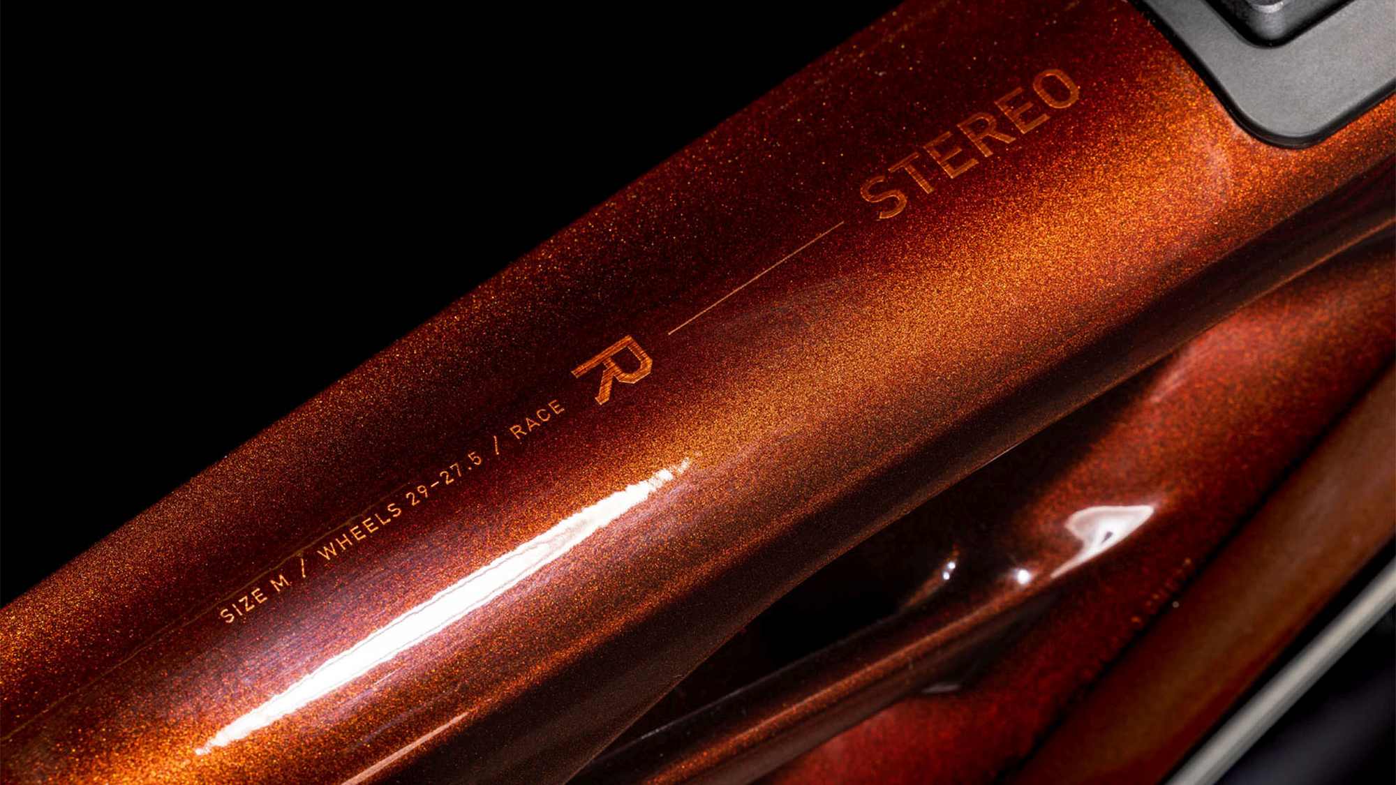 STEREO HYBRID ONE77 HPC RACE - Image 4